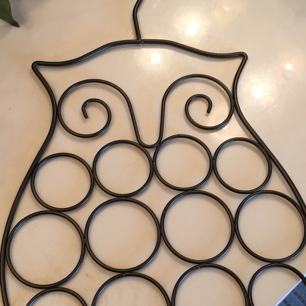 Owl scarf holder